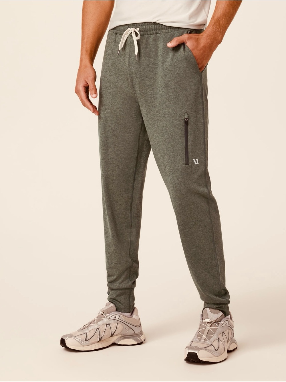 Vuori Sunday Performance Jogger Pants. Green Heather